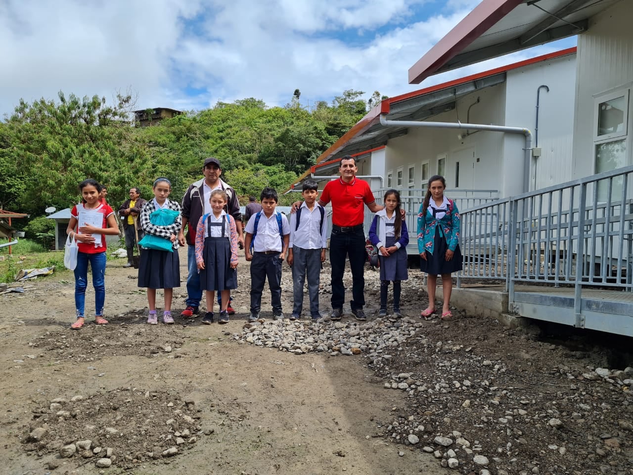 APOYANDO A LA EDUCACION