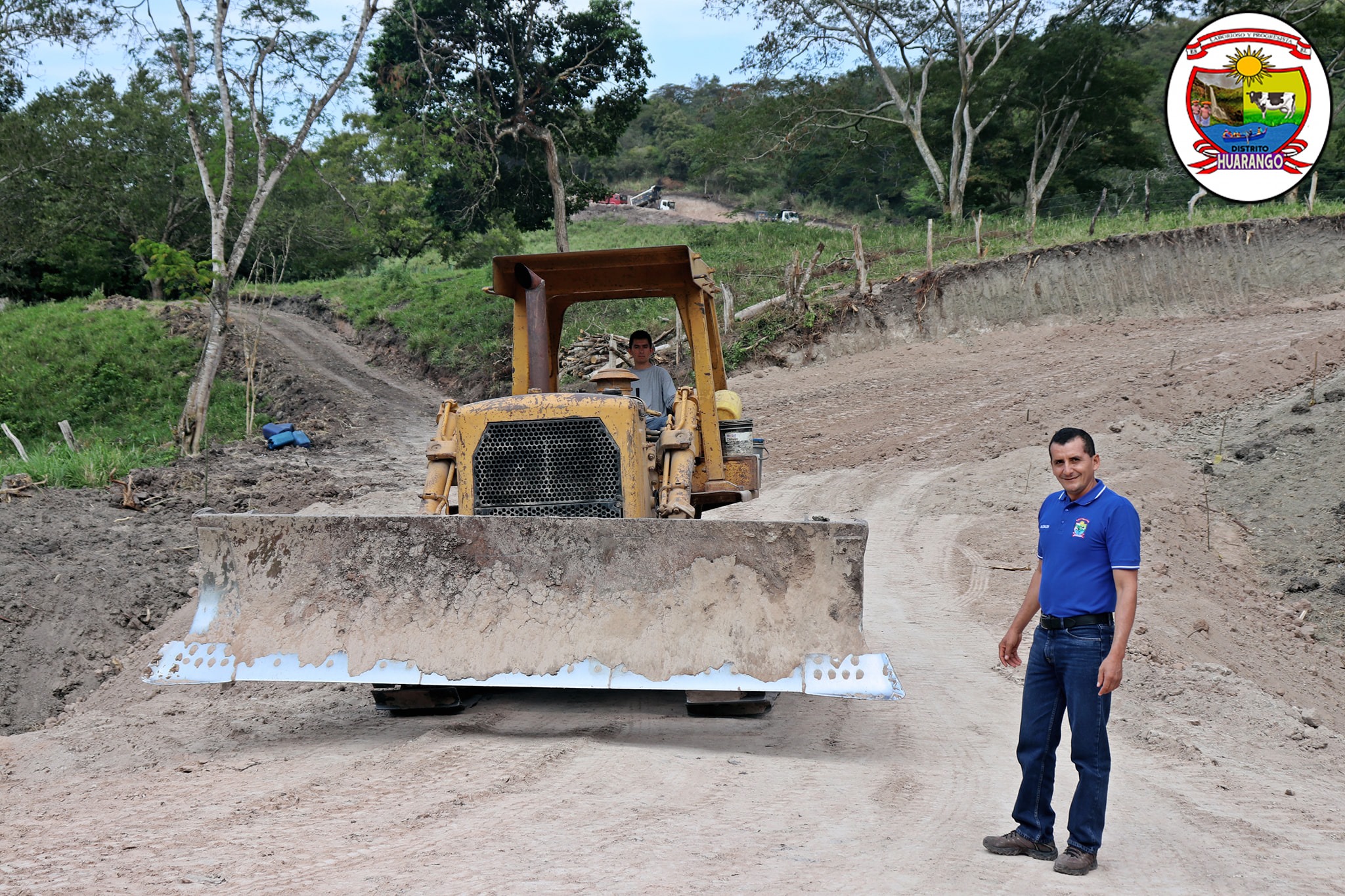 ALCALDE JOSÉ REYES FERNANDEZ QUISPE, SUPERVISANDO EL AVANCE DEL PROYECTO CARRETERA MICHINAL – MONTEGRANDE.